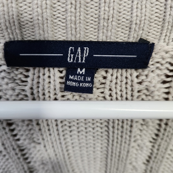 GAP Cardigan - Picture 3 of 3